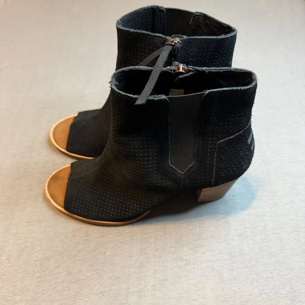 TOMS Majorca Black Suede Perforated Peep Toe Ankle Booties Block Heel Size 9